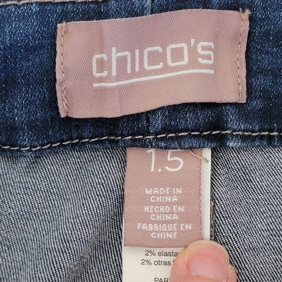 Chicos Bermuda Jean Shorts Womans Size M 1.5 Blue Medium Wash - Picture 9 of 11